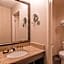 Best Western Plus Rivershore Hotel