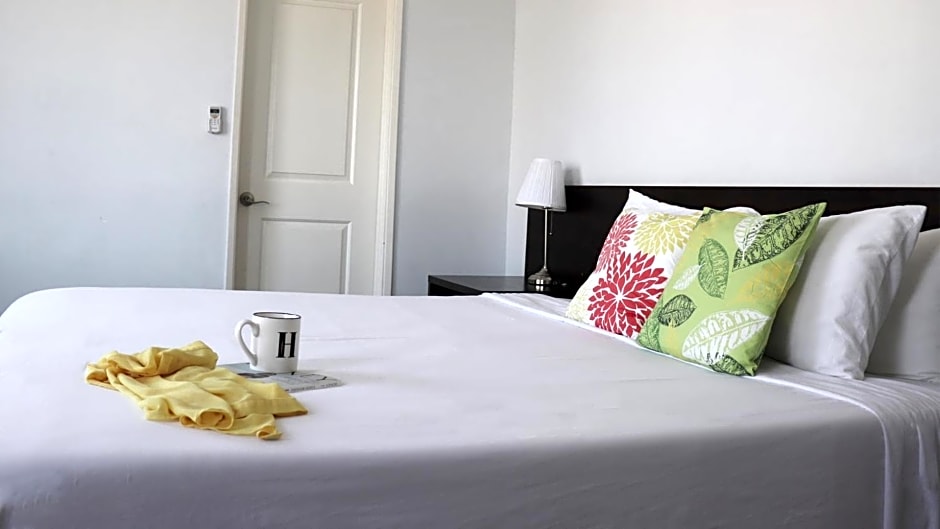 Hometel Suites