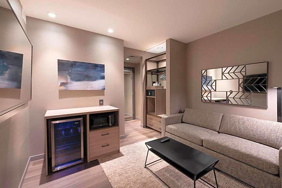 AC Hotel by Marriott Boston Downtown