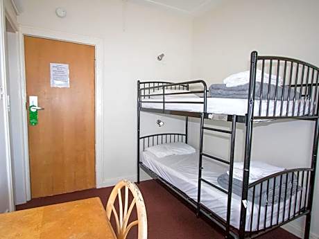 Bunk Bed in Mixed Dormitory Room