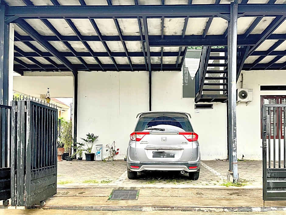 D Maktab Syariah Mitra RedDoorz Malang