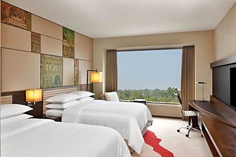 Deluxe Room Twin Bed with City View