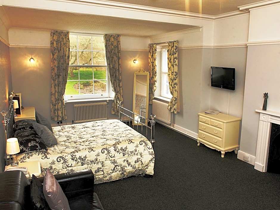 Alison House