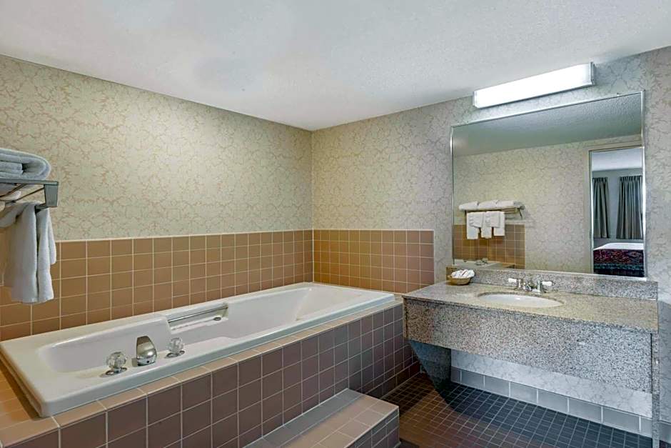 Travelodge by Wyndham Winchester