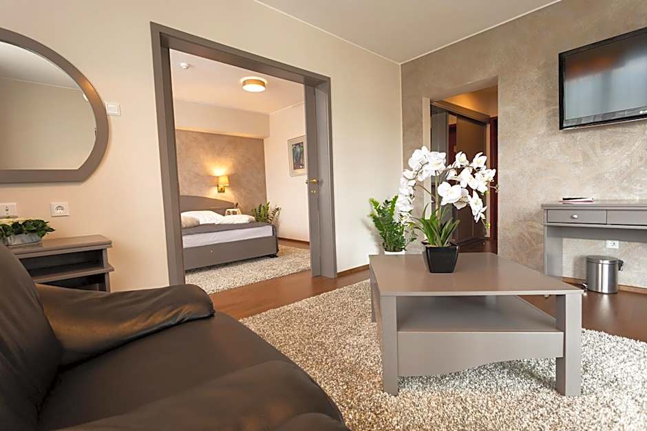 Hotel Fenyõ Conference & Spa