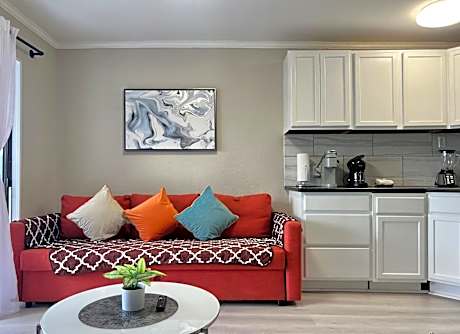 Cozy Galveston Beach Front Condo