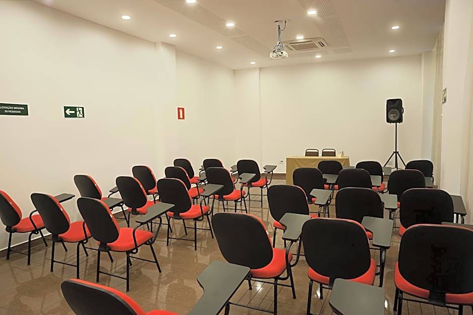 Tryp by Wyndham Varginha Cafe Royal