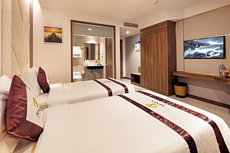 Deluxe Double or Twin Room with City View