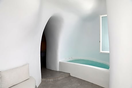 Cave Suite with Caldera View and Hot Tub