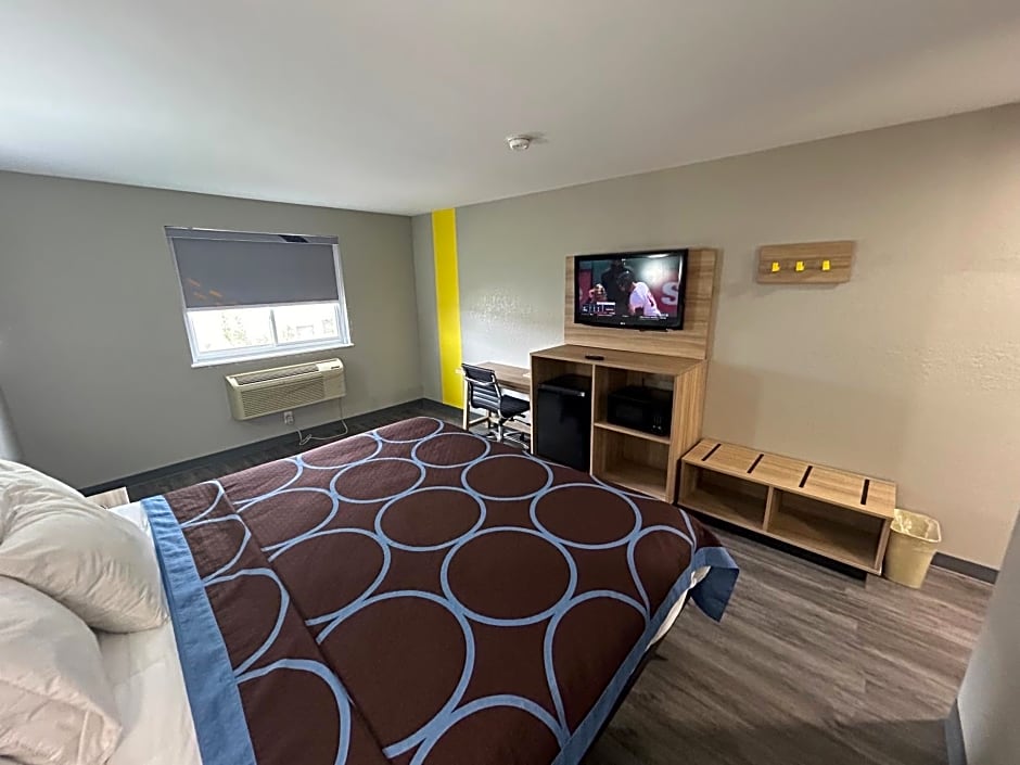 Super 8 by Wyndham Lewiston Auburn Area