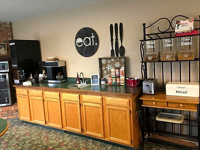 Inn at the Alpine by Budget Host