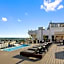 Amazing Condos Beautiful View 2 Blocks To French Quarter, Small Rooftop Pool, Gym, Seanger Theater, Super Dome, And Bourbon St