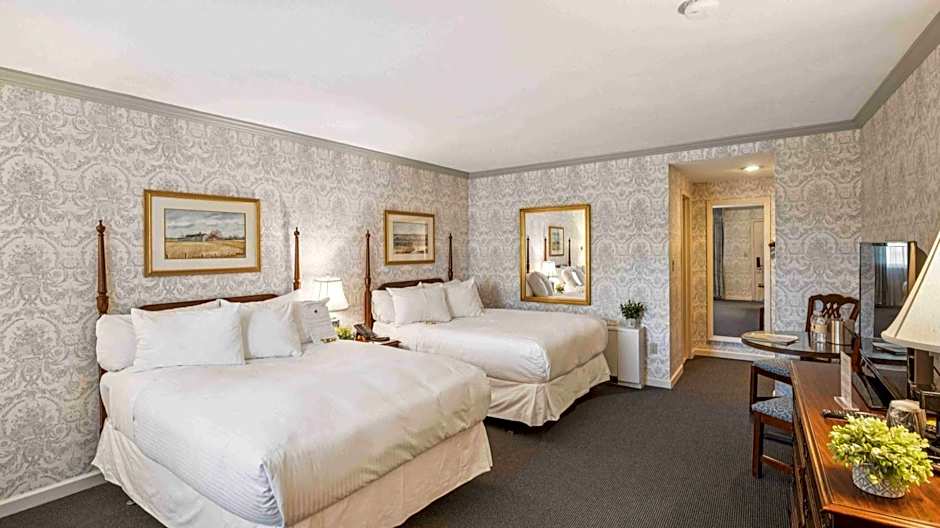 Avon Old Farms Hotel