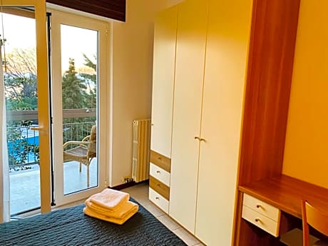 One-Bedroom Apartment with Balcony