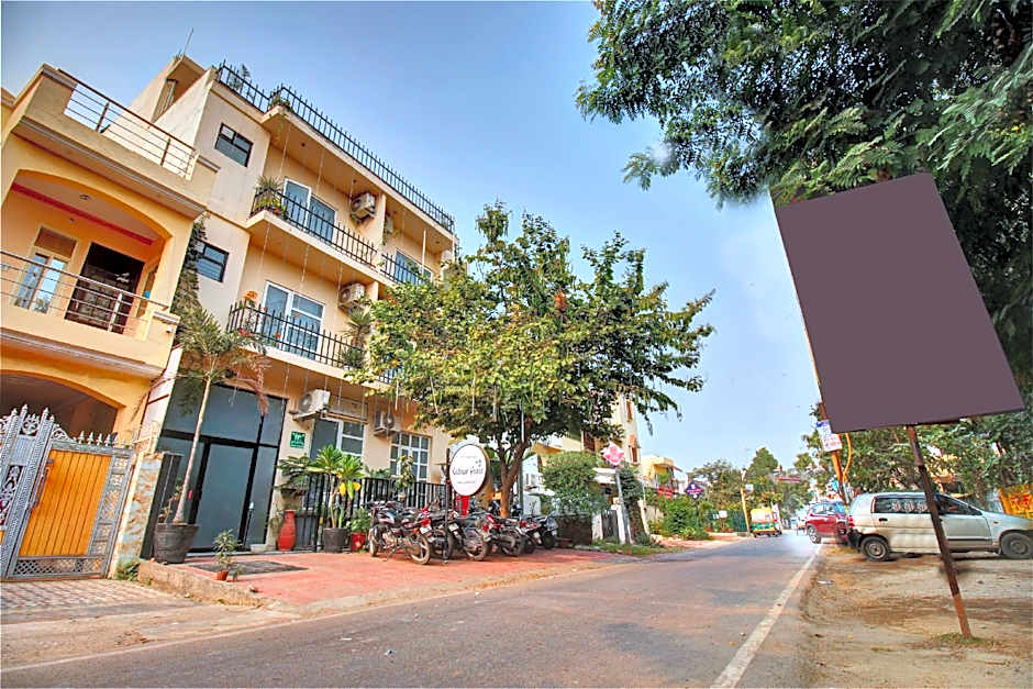 Super OYO Townhouse 702 Kachnar House Vikas Nagar – Lucknow, 
