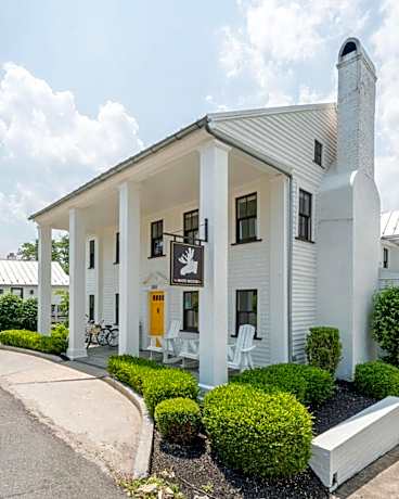 White Moose Inn