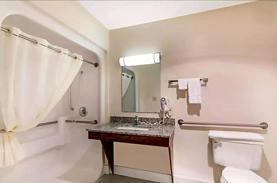 Precious Hotel