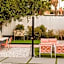 The Wesley by AvantStay Mid-Century Modern Oasis with Pool
