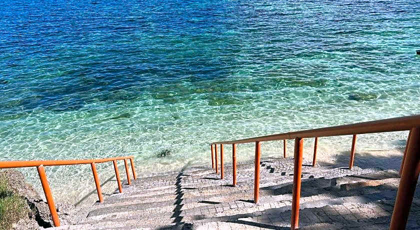 Scott Camotes Beach House