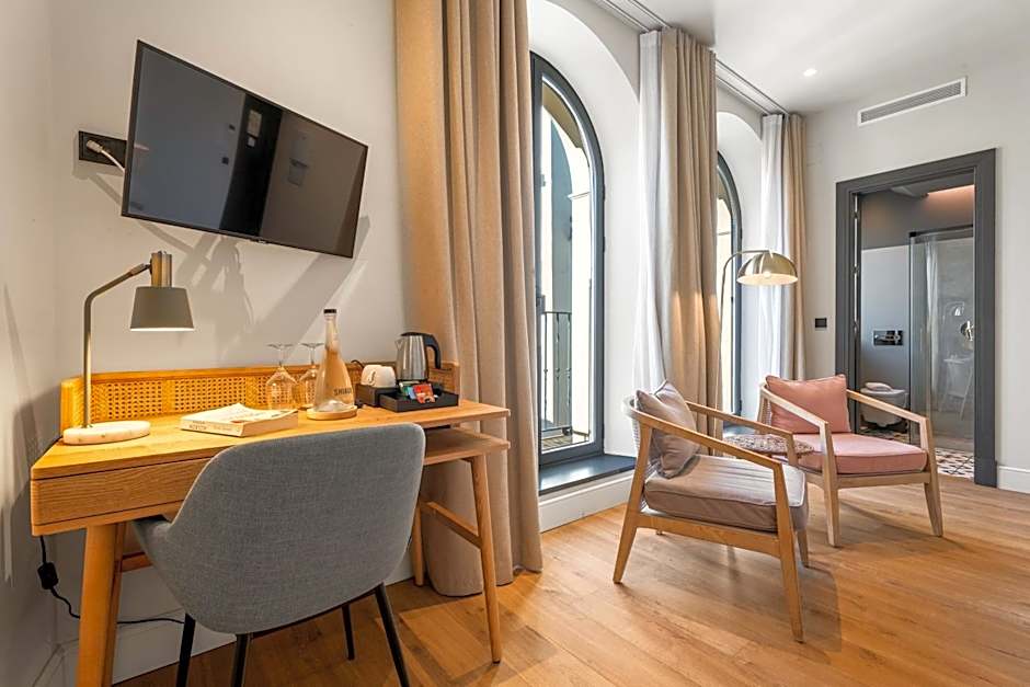 Casa Alhaja by Shiadu