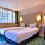 greet  Hotel Versailles - Voisins Le Bretonneux