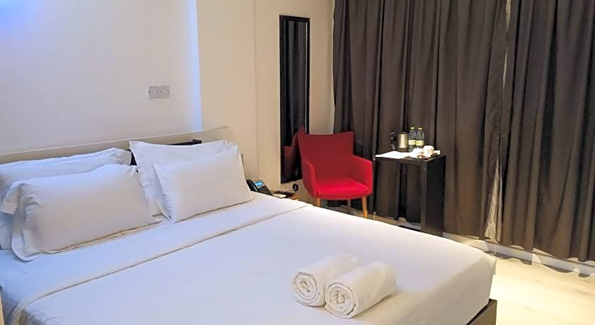 Amina Residency - Luxury Stay