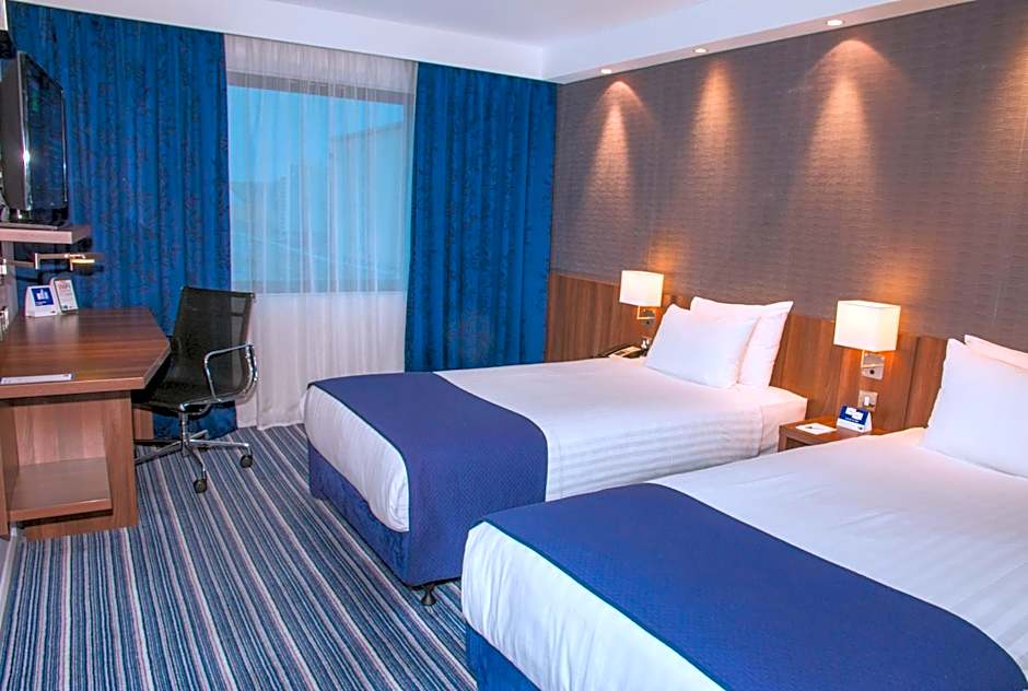 Holiday Inn Express London Heathrow T5 By IHG