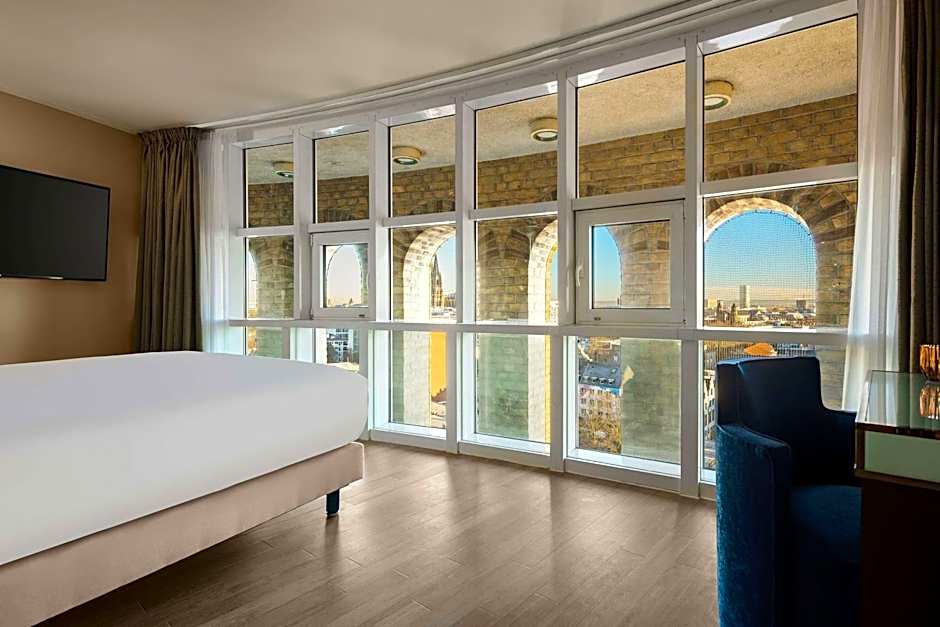 Wasserturm Hotel Cologne, Curio Collection by Hilton