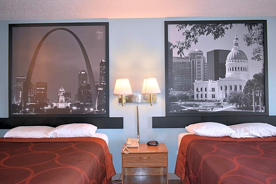 Super 8 by Wyndham Carthage