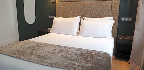 QUADRUPLE CONNECTING ROOM