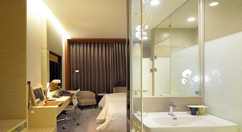 Golden Tulip Glory Fine Hotel