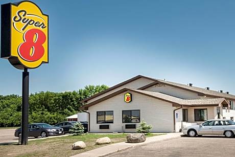 Super 8 by Wyndham Jamestown