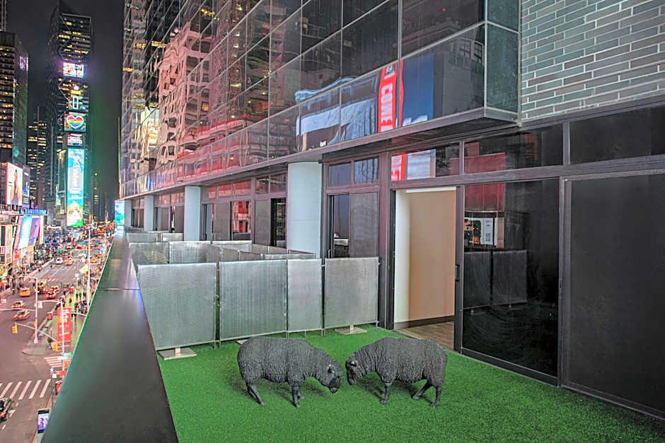 Renaissance by Marriott New York Times Square Hotel