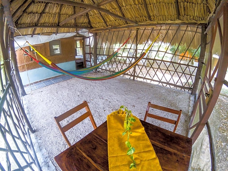 Cayuco Maya