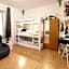 Hotel Ulm Zentrum - Komplettes Zimmer, Hochbett, Android TV & eigenem Bad - perfekt für Familien & Gruppen