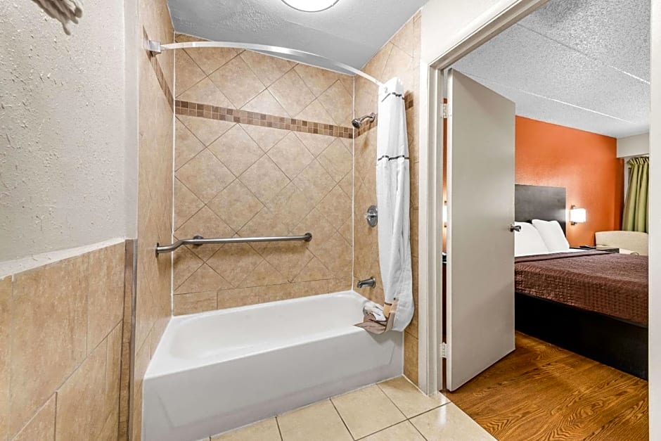 Econo Lodge Charlotte Airport