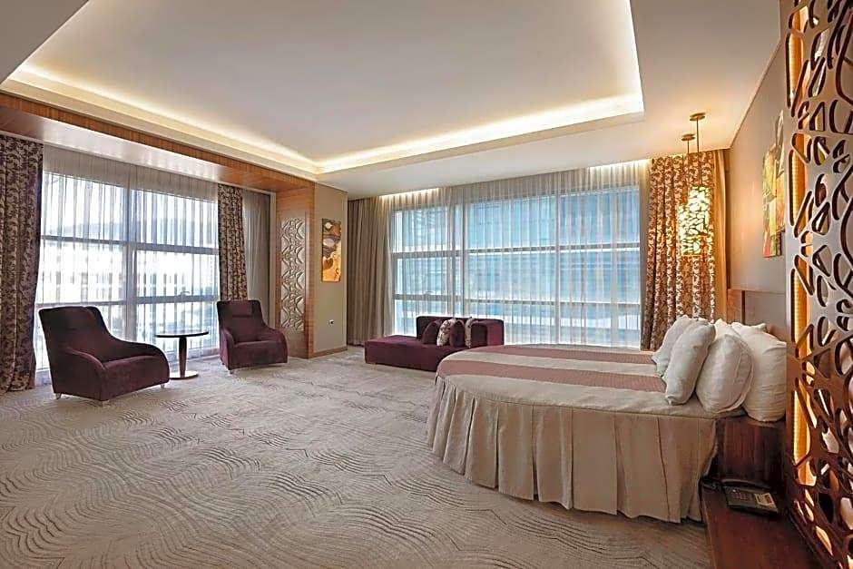 Gold Majesty Hotel