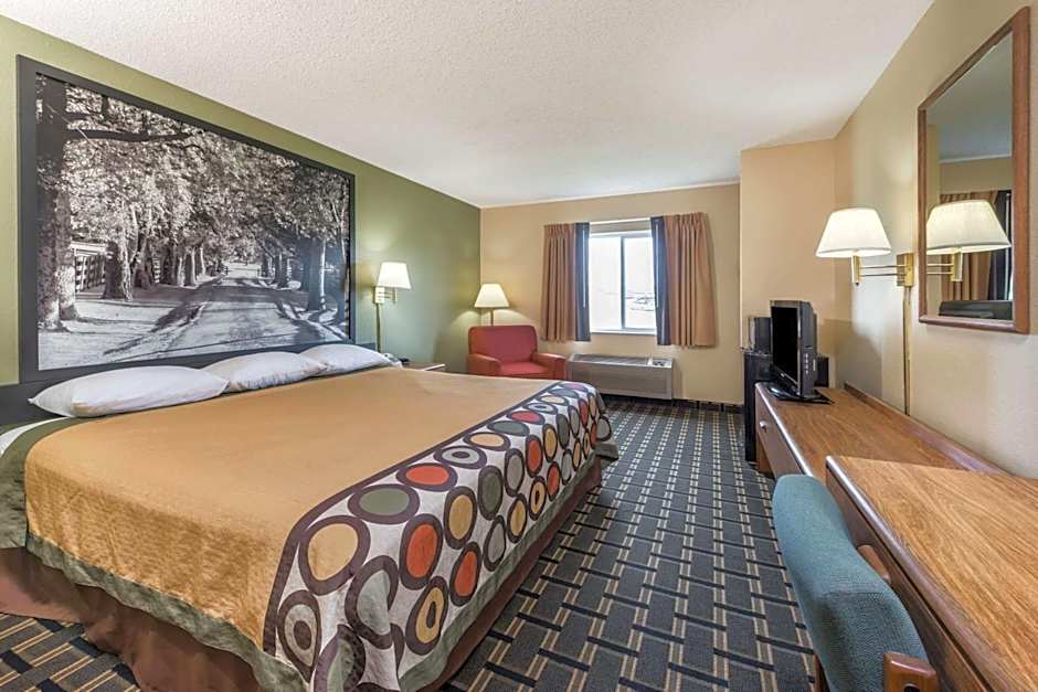 Super 8 by Wyndham Greenville