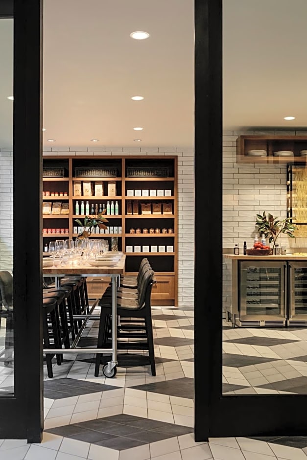 Kimpton Harper Hotel By IHG