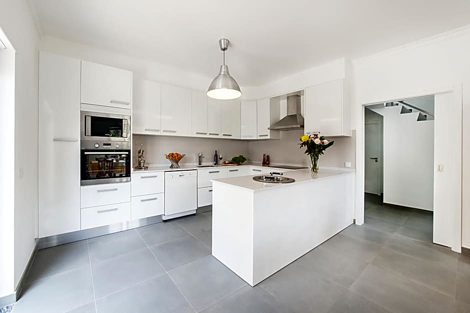 Beachouse - Surf, Bed & Breakfast