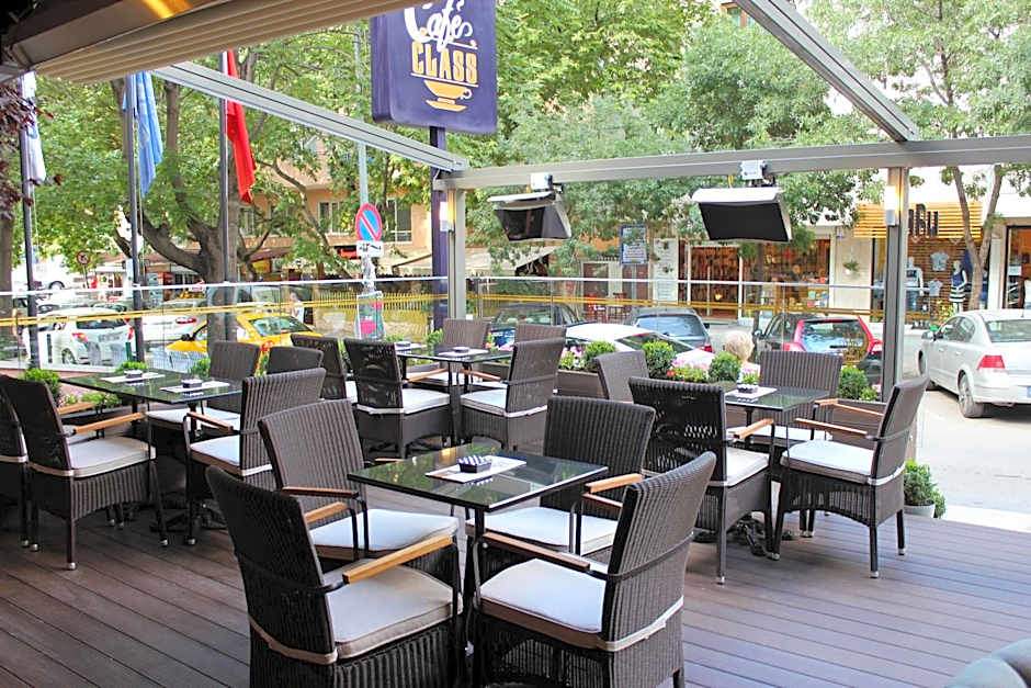 Class Hotel