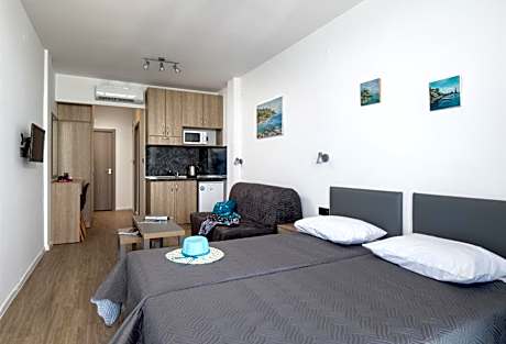 Studio with Garden View