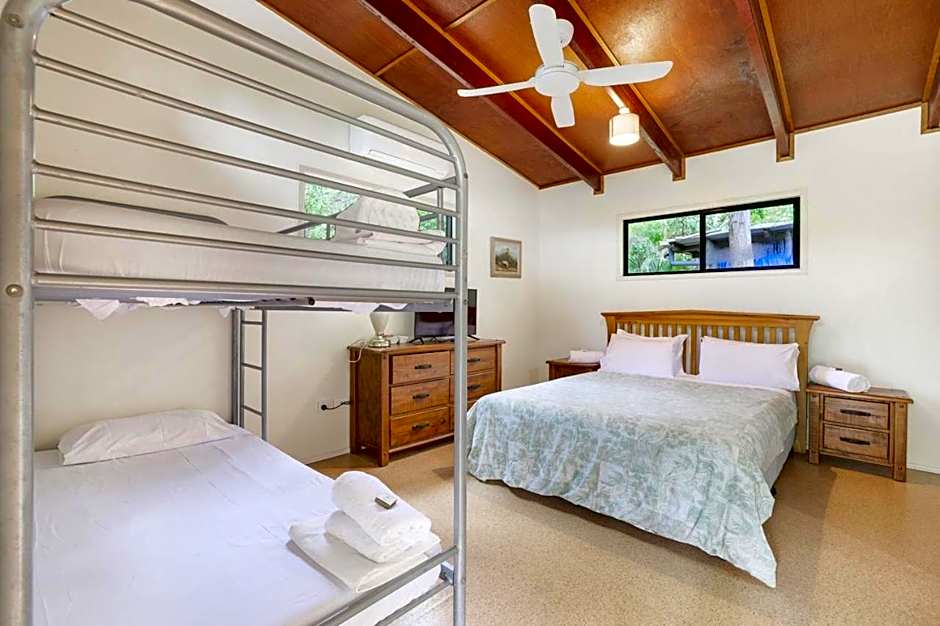 1770 Southern Cross Travellers Retreat