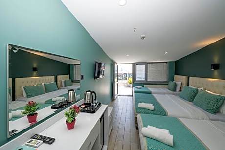 Triple Room with Terrace