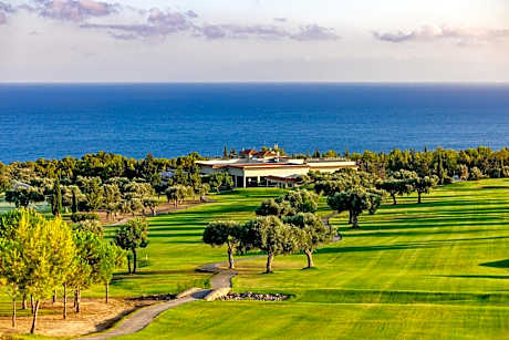 Korineum Golf & Beach Resort - Alojamientos en KYRENIA