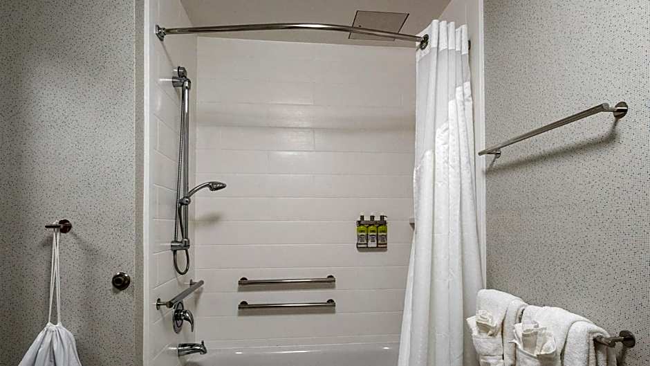 Photo 1 of 8 of 2 Queen Beds, Accessible