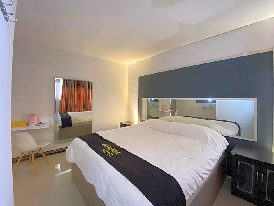 RedDoorz near Bukit Ragas Hotel D'Ayanna Pati