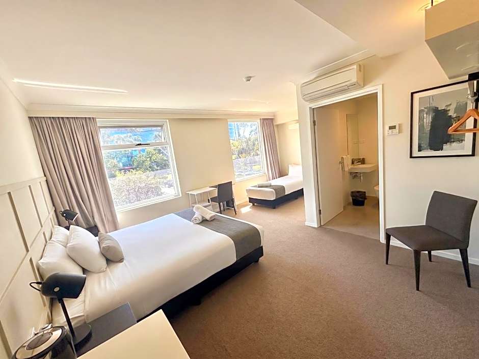 Woodroffe Hotel