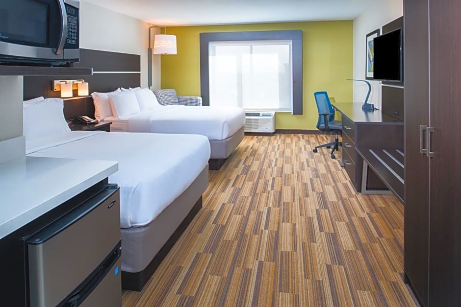 Holiday Inn Express Hotel & Suites Bismarck by IHG