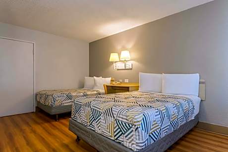 2 Queen Beds | ADA/Tub